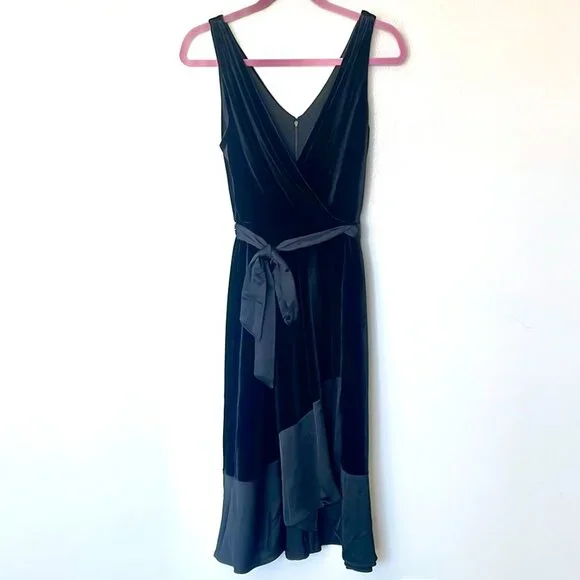 NWOT DKNY Midi Black Sleeveless Faux Wrap V Neckline Velvet Dress Size 4 - Picture 3 of 11